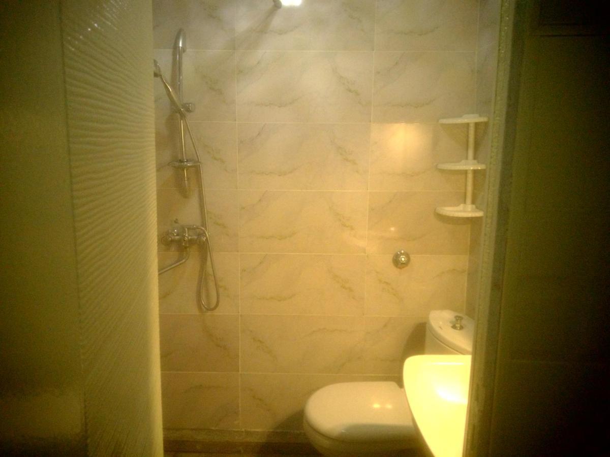 Rrooms Old City Apartment Tbilisi ภายนอก รูปภาพ