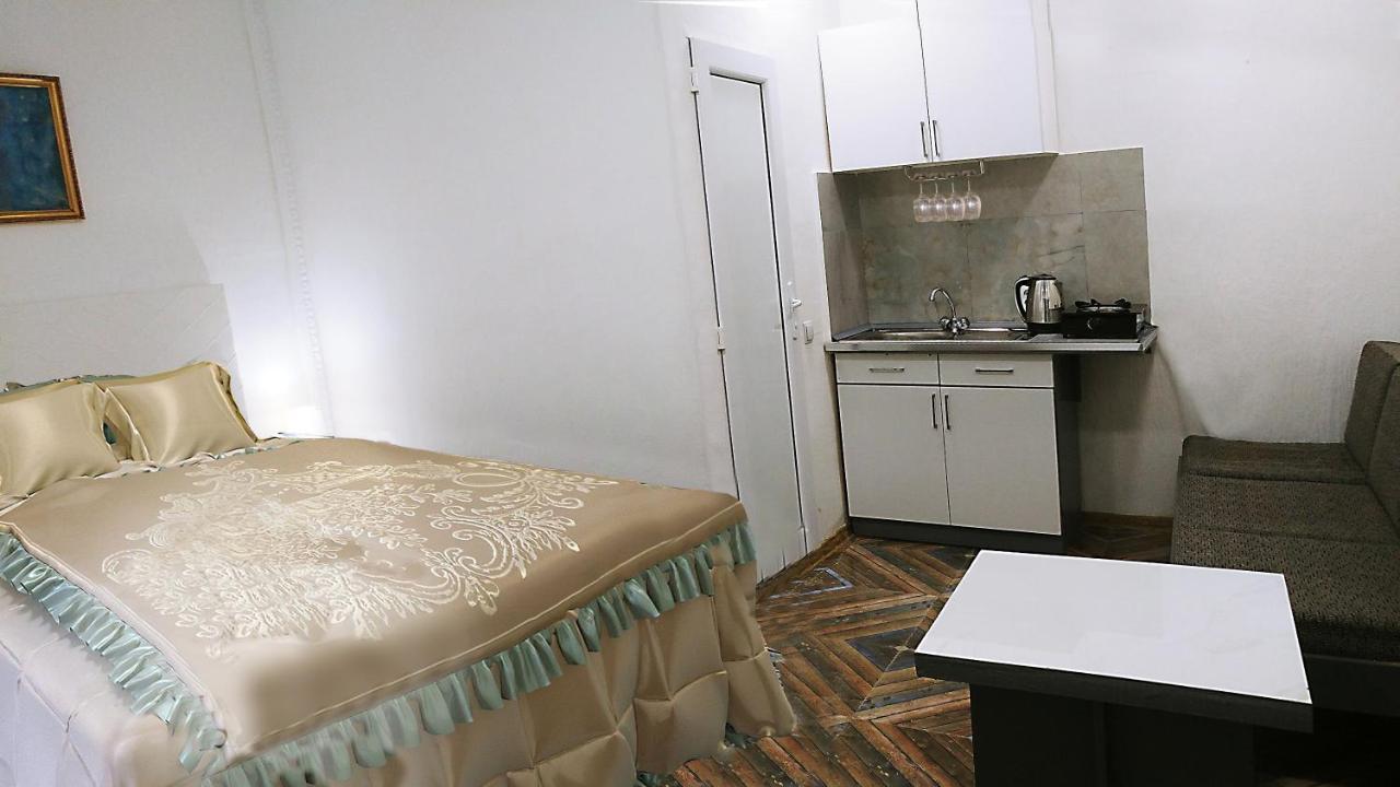 Rrooms Old City Apartment Tbilisi ภายนอก รูปภาพ