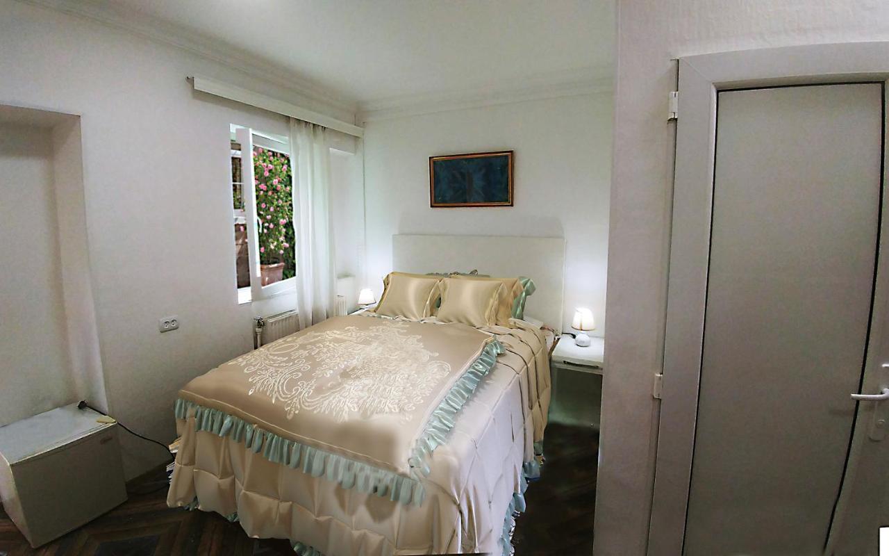 Rrooms Old City Apartment Tbilisi ภายนอก รูปภาพ